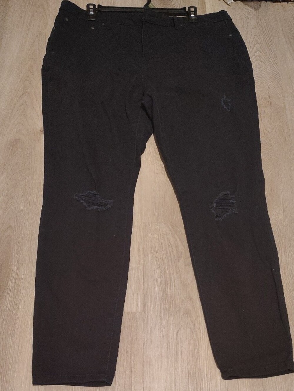 🆕Distressed Blk Skinny Jeans With Pockets Sz 16